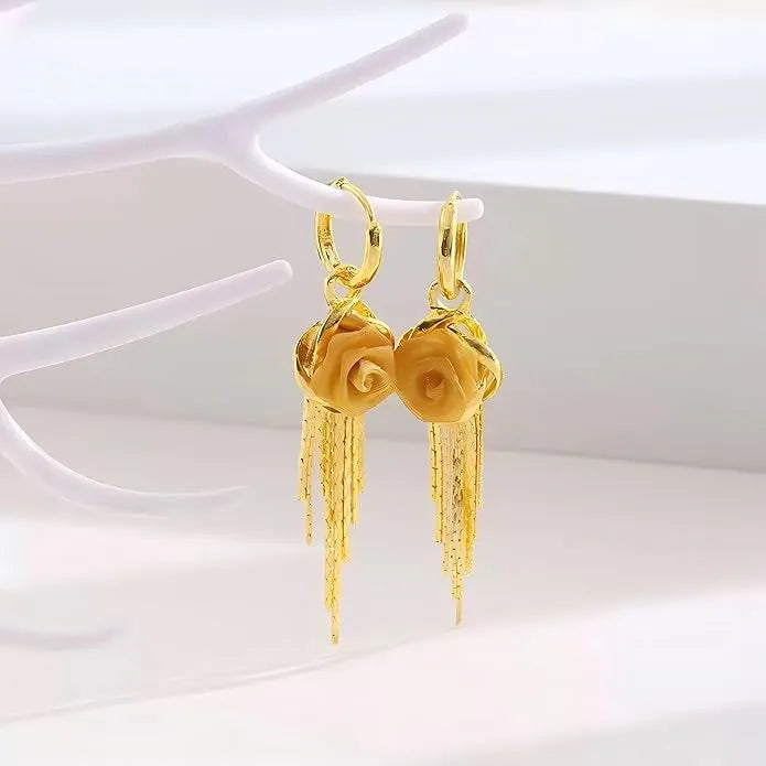 أقراط متدلية بتصميم زهرة ذهبية أنيقة