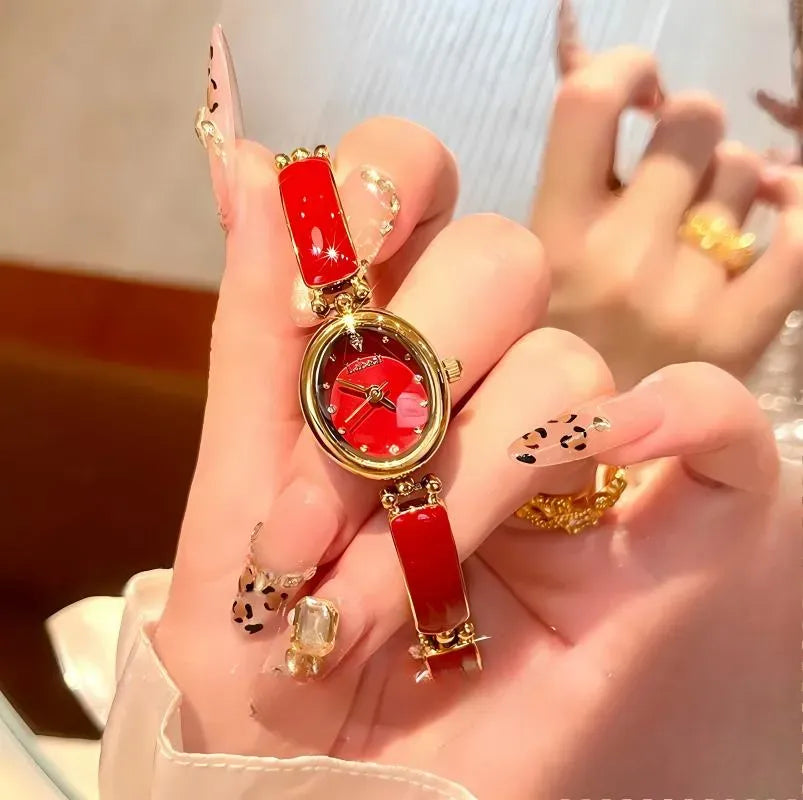 ساعة لابولي النسائية الفاخرة تجمع الأناقة والرقي