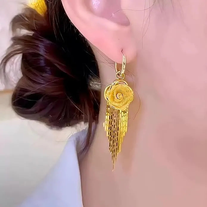 أقراط متدلية بتصميم زهرة ذهبية أنيقة