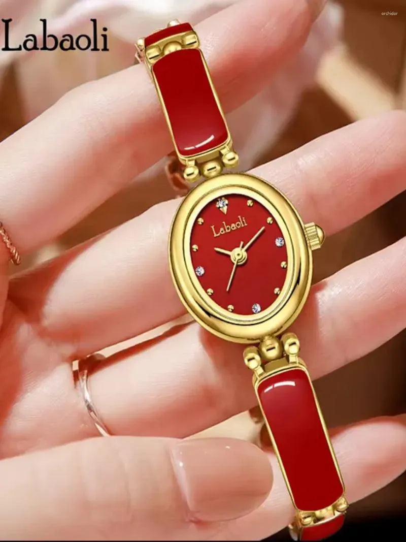 ساعة لابولي النسائية الفاخرة تجمع الأناقة والرقي