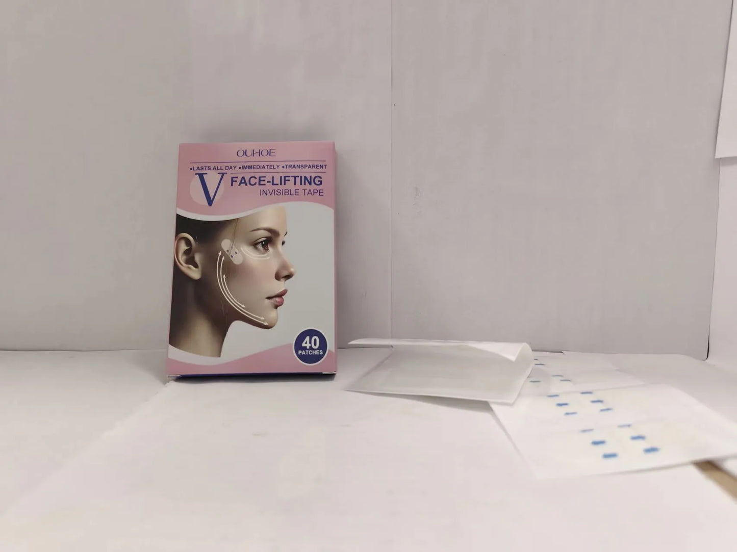 شريط لاصق غير مرئي لرفع الوجه وشد الترهلات والتجاعيد المزعجة
