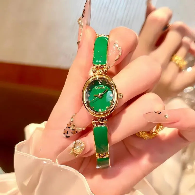 ساعة لابولي النسائية الفاخرة تجمع الأناقة والرقي