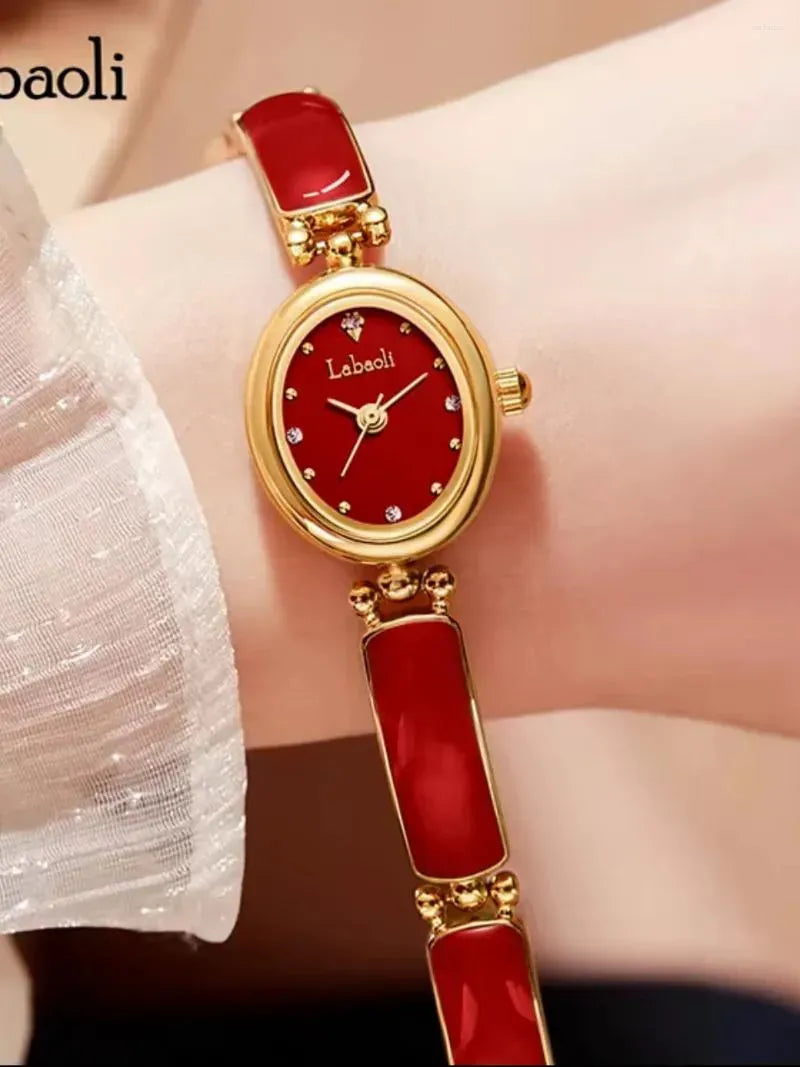 ساعة لابولي النسائية الفاخرة تجمع الأناقة والرقي