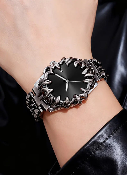 ساعة يد رجالية فاخرة بتصميم مخلبي – مزيج القوة والأناقة